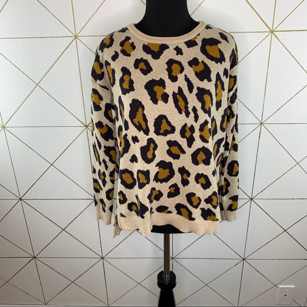 H&M Leopard Print Crew Neck Sweater  Small